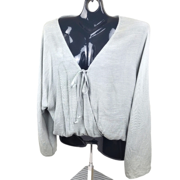 P Chill‎ Bell Sleeve, Front Tie, Elastic Waist Pesant Top - Picture 2 of 6